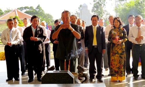 Lễ giỗ cụ Phó bảng Nguyễn Sinh Sắc, thân sinh Chủ tịch Hồ Chí Minh - ảnh 1